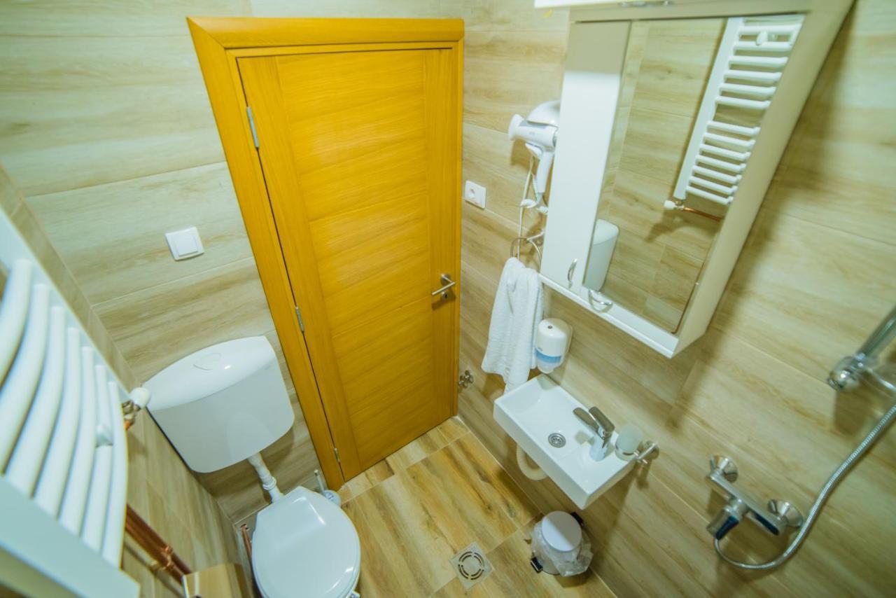 Uzicki Konak Uzice Bagian luar foto