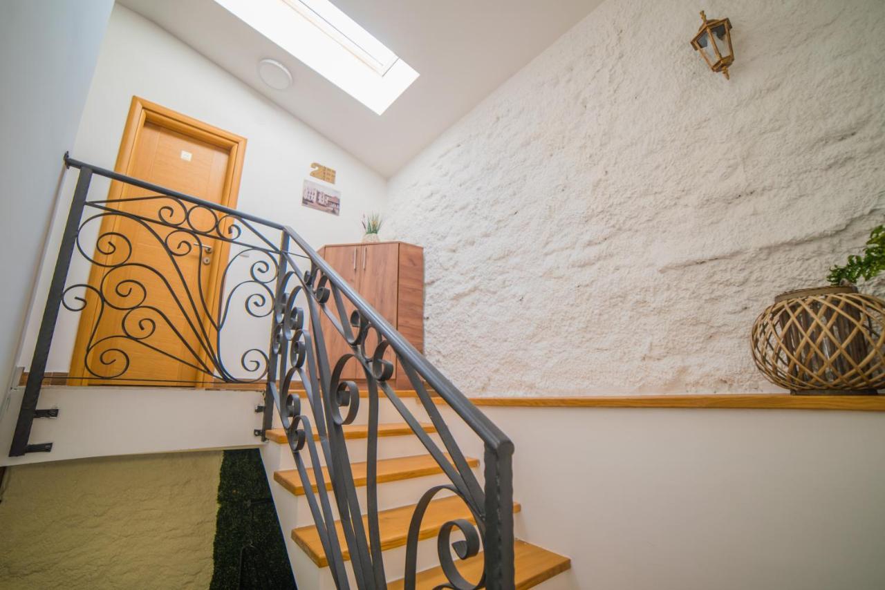 Uzicki Konak Uzice Bagian luar foto